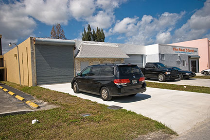 roof sealer, rubber roofing, roof replacement, replacement, roofing contractors, Broward County roof painting contractor, metal roof coating, asphalt roof sealant, roof shingle sealant, flat roof leak repair, roof repairs, roof repair, roofer, roofers, roof installation, waterproof roof, roof paint manufacturer